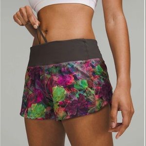 NWOT Lululemon Speed Up Mid-Rise Lined Short 4" size 2